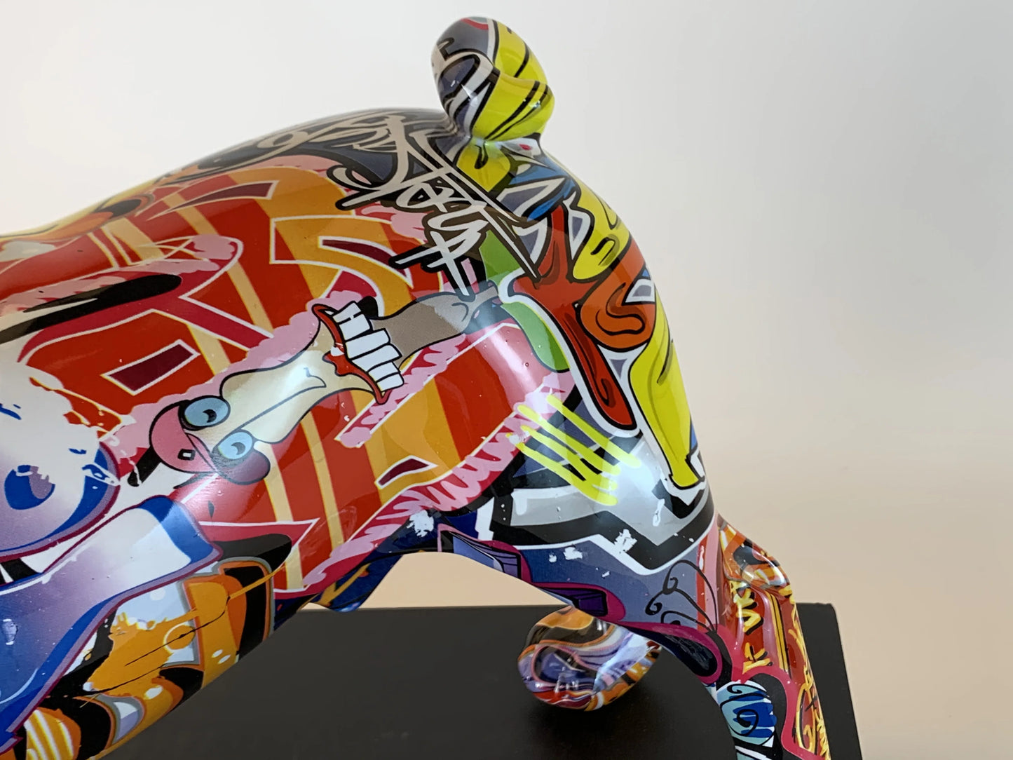 Nordic Art Painting Graffiti L/S French Bulldog Creative Resin Crafts Home Decoration Wine Cabinet Office Decor Resin Crafts