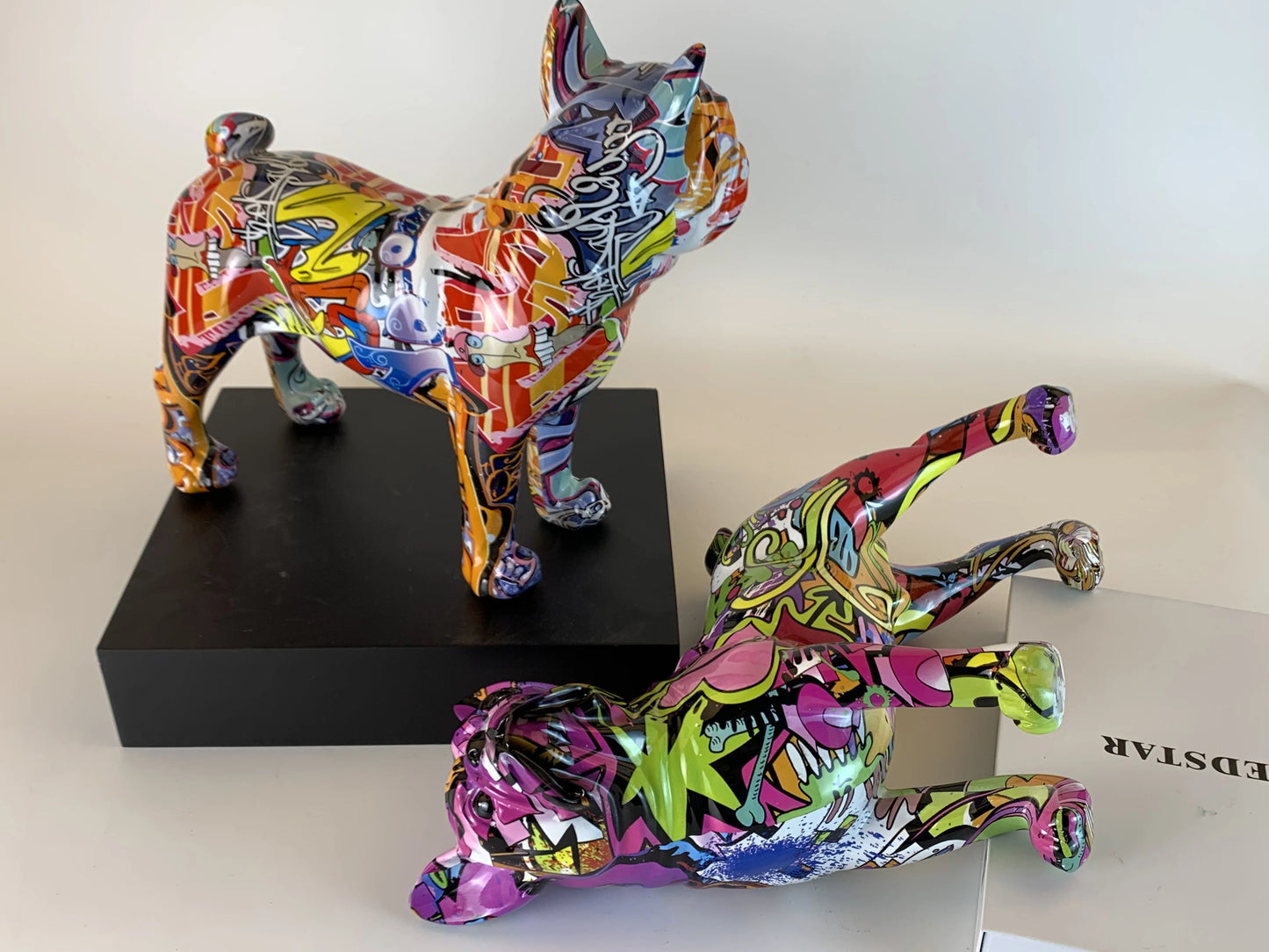 Nordic Art Painting Graffiti L/S French Bulldog Creative Resin Crafts Home Decoration Wine Cabinet Office Decor Resin Crafts